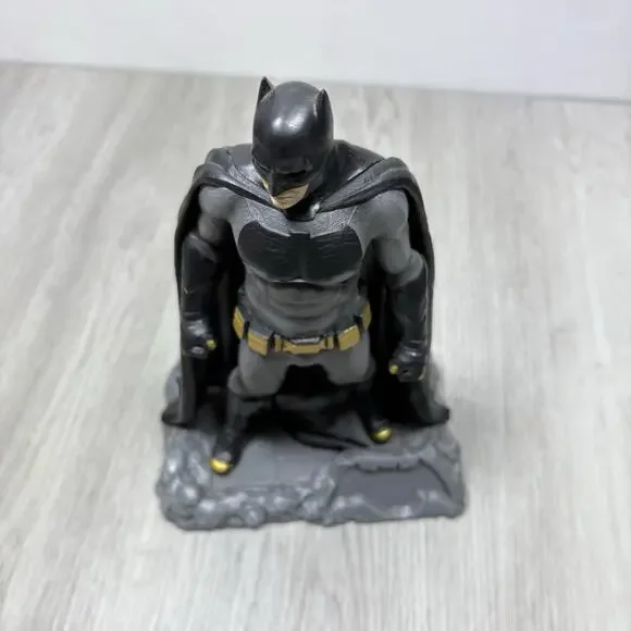DC Comics BATMAN Finders Keyper Statue ~ Loot Crate DX Exclusive Edition - Picture 6 of 16